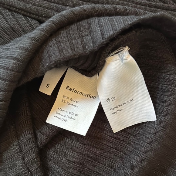 Reformation Black Ribbed Long Sleeve Crop Top - Picture 3 of 3